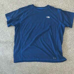 Men’s XL The North Face tshirt